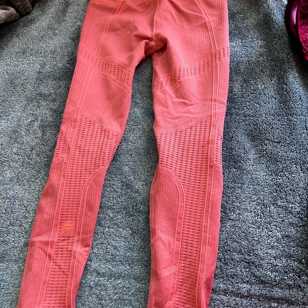 Fabletics Pink Ribbed Top - Picture 2 of 6